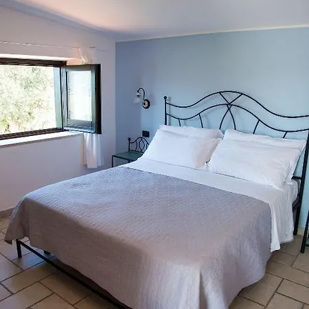 Baia Di Trentova Couette-café