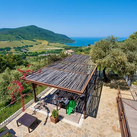 Bed & Breakfast Baia Di Trentova 3*