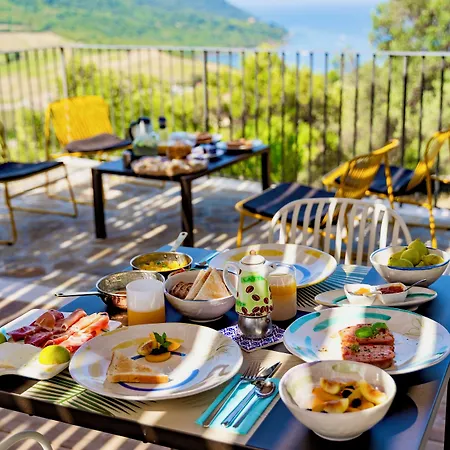Bed & Breakfast Baia Di Trentova 4*